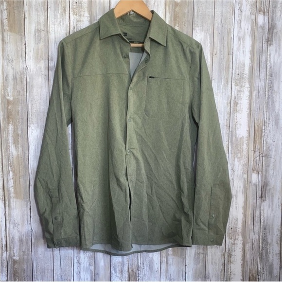 all in motion Other - NWT All In Motion Green Snap Button Down